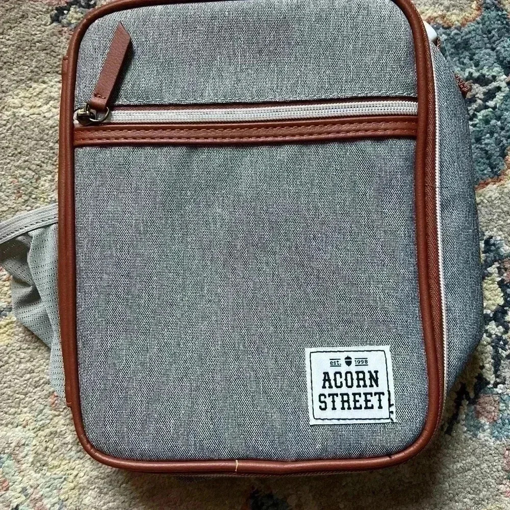 Acorn St. Vertical Insulated Lunch Bag for Men, Women and Kids, Gray